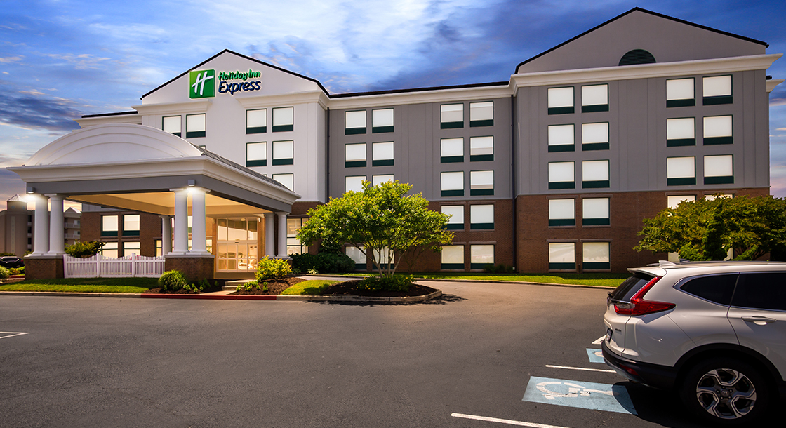 Holiday Inn 126th photo